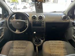 FORD - FIESTA - 2003/2003 - Branca - R$ 21.900,00