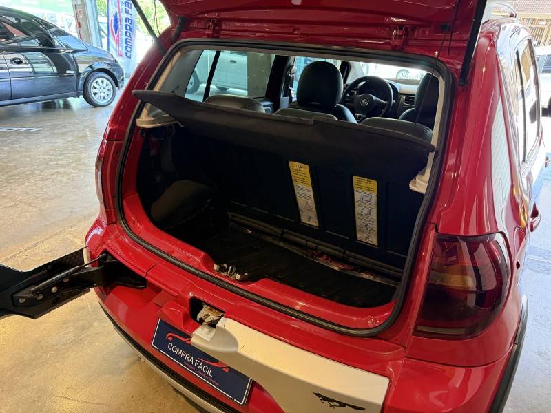 VOLKSWAGEN - CROSSFOX - 2012/2013 - Vermelha - R$ 45.900,00