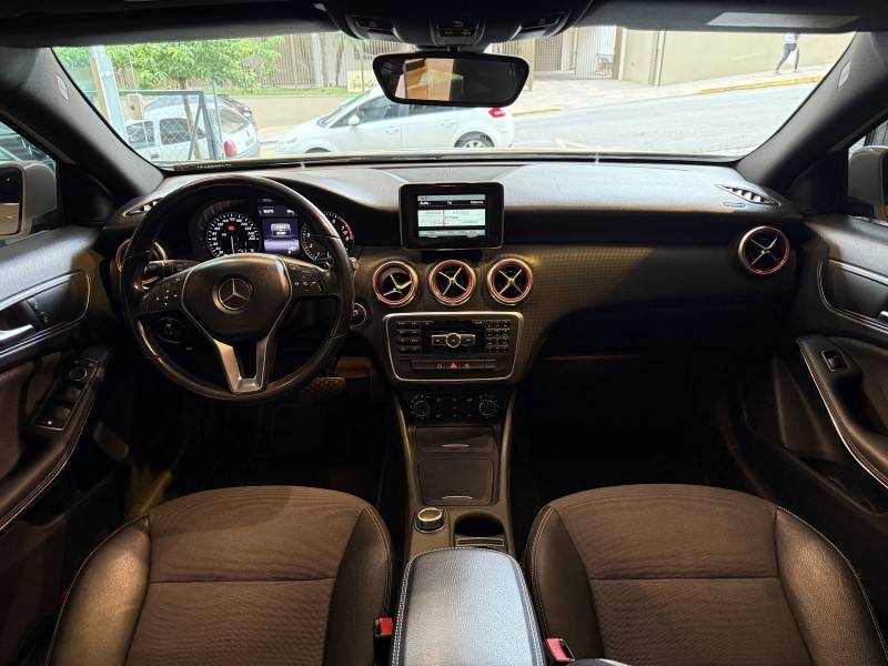 MERCEDES-BENZ - A 200 - 2015/2015 - Branca - R$ 84.900,00