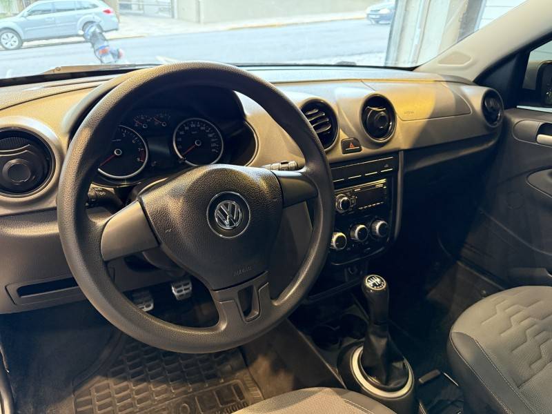 VOLKSWAGEN - SAVEIRO - 2012/2013 - Branca - R$ 53.900,00