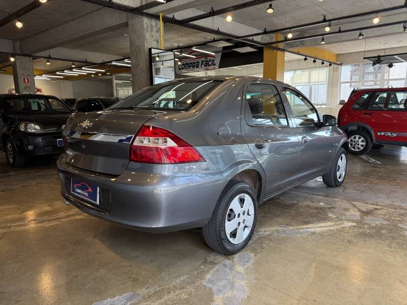 CHEVROLET - PRISMA - 2011/2012 - Cinza - R$ 32.900,00